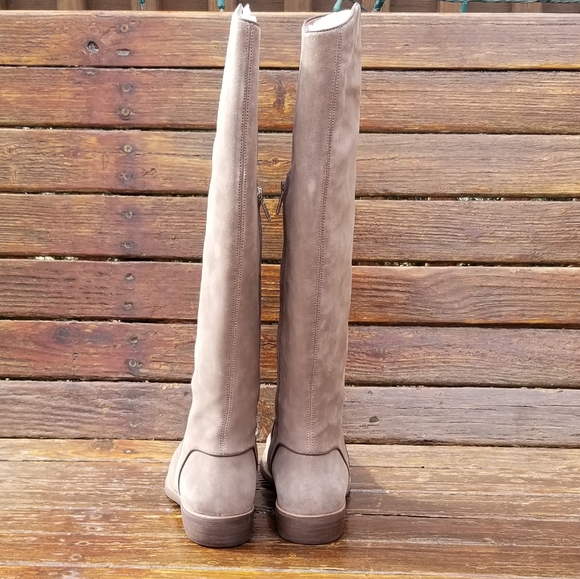 UGG Women's Tall Brown Boots - Picture 8 of 12